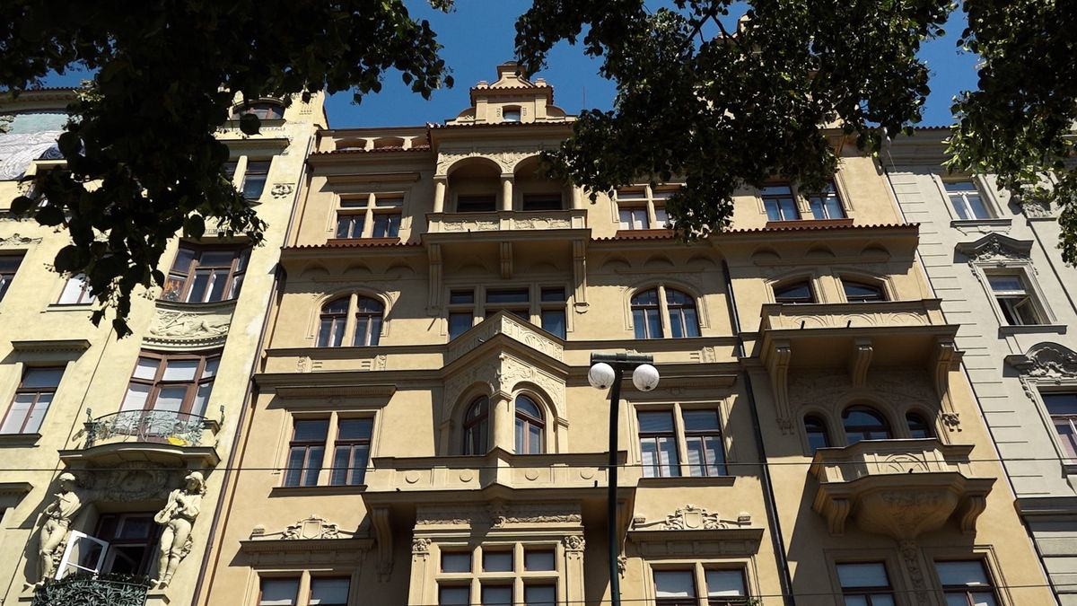 Žalobce poslal k soudu třicet politiků a úředníků z lukrativní čtvrti Prahy